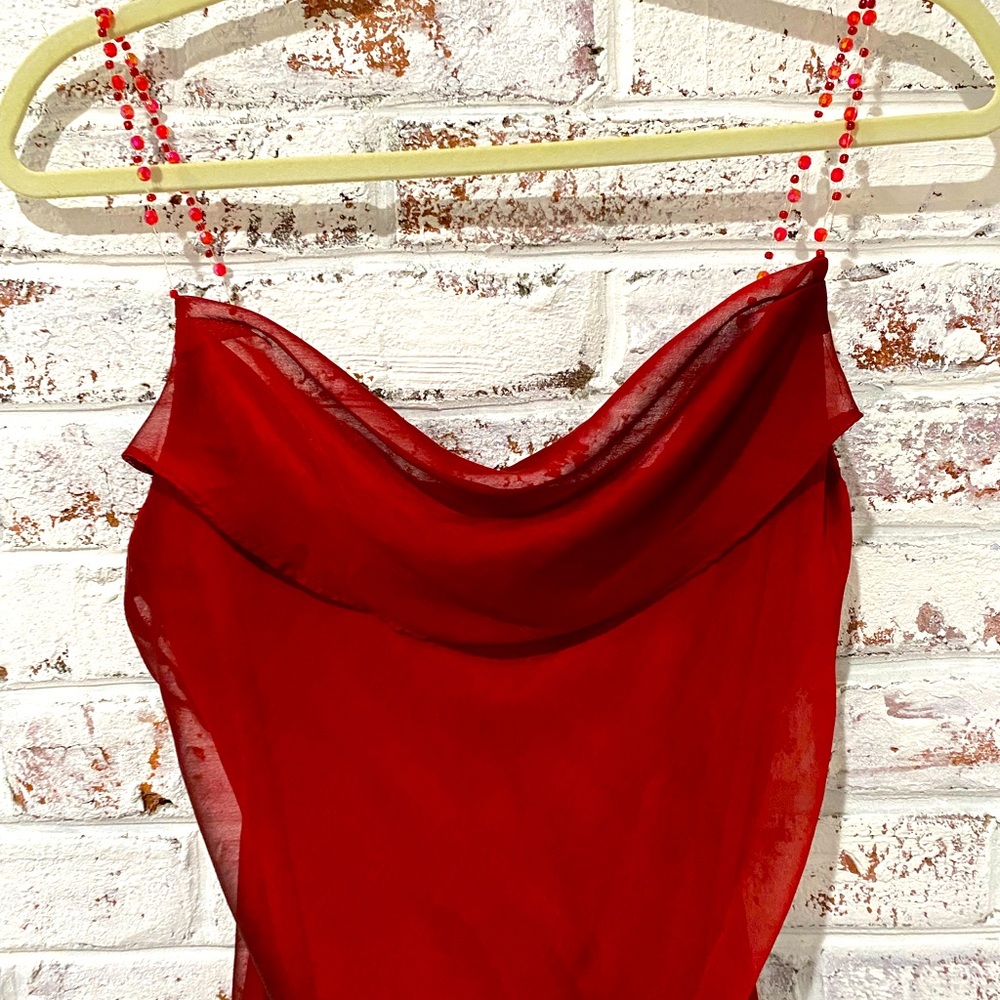 Romantic Red Dress - Picture 2 of 4